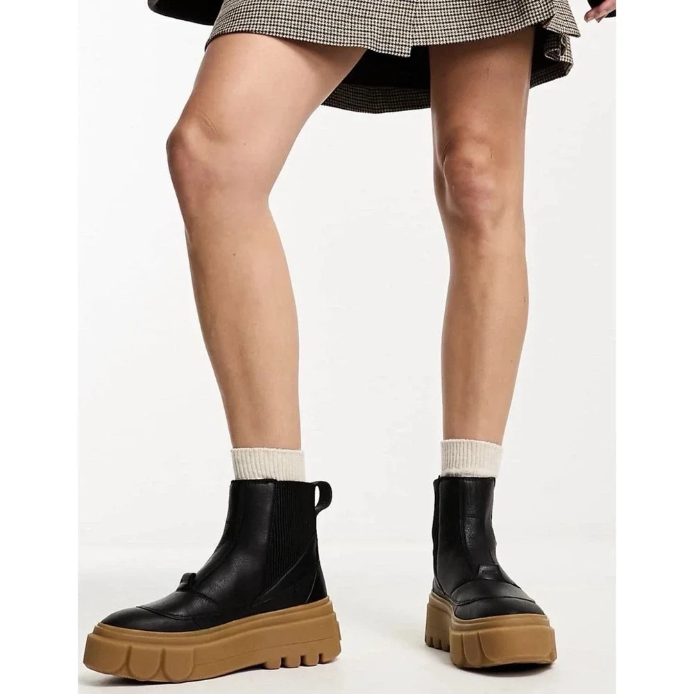 Sorel NWOT Women's Caribou Black Leather‎ Pull-On Waterproof Chelsea Boots Sz 11